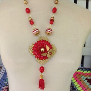 Red flower necklace