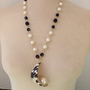 Large shell and pearl necklace