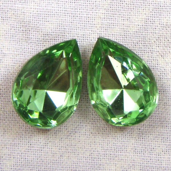 Vintage Pear Shaped Peridot Green Glass Jewels or Rhinestones, 18X13 MM, 2