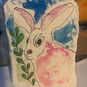 Cartão colecionável do artista Desenho caprichoso de um coelho