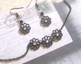 Vintage Inspired Jewelry Set - Black Daisies - Floral Filigree Bracelet & Earrings