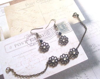 BLACK DAISIES - Vintage Inspired Jewelry Set - Floral Filigree Bracelet & Earrings