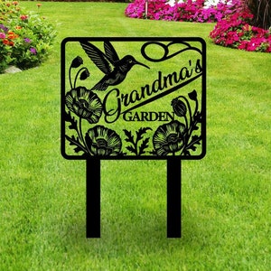 Personalized Hummingbird and Flowers Metal Garden Stake, Flower Garden Decor, Custom Garden Mothers Day Gift, Garden Lover Gift, Yard Decor