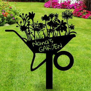 Gepersonaliseerde kruiwagen metalen tuinpaal, tuinliefhebber aangepaste moeder cadeau, plant in tuin decor, boer cadeau, aangepaste bloemen bed decor