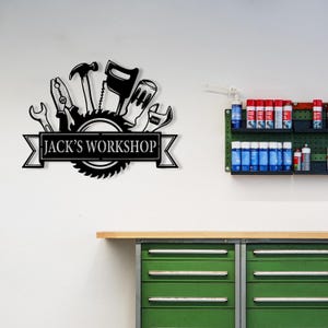 Letrero metálico personalizado con el nombre del taller, regalo para papá del taller, decoración personalizada con el nombre del garaje, arte de acero con el nombre del garaje, regalo para amantes de las herramientas, decoración para la cueva del hombre