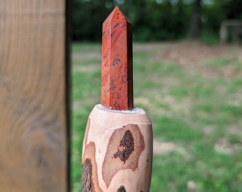 Gehstock aus Hartriegelholz mit Rotem Stein: Zauberer-Wanderstab (150 cm hoch)