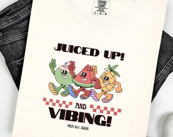 Koszulka retro „Juiced Up & Vibing”: unisexowa koszulka z grafiką
