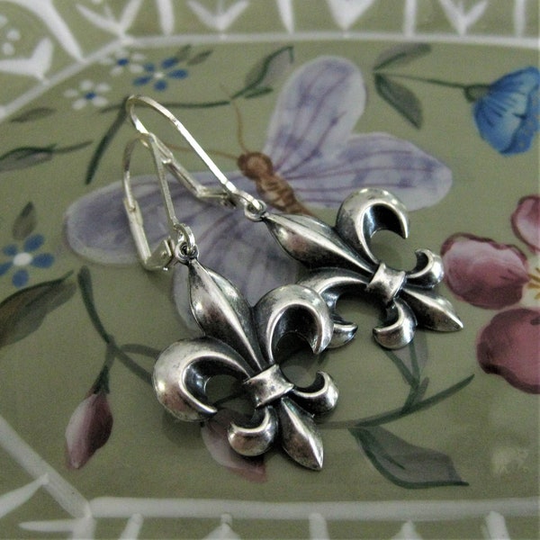 Silver Fleur de lis Earrings Fleur de lis Earring gift for her Classic Style Celtic earrings Medieval earrings Handmade ear wires Gothic