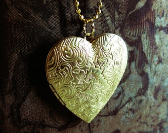 Gold Heart Locket Necklace Keepsake Etched Floral Design Big Photo Locket Necklace Long Chain Vintage Style Romantic Gift thequeensdowry