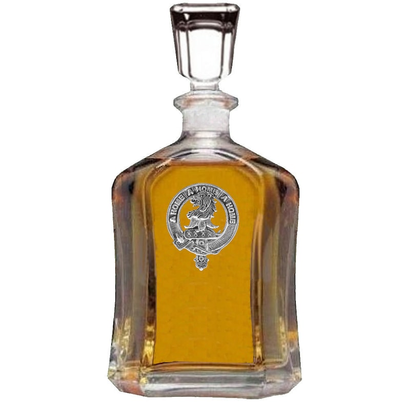 Home Clan Crest Badge Skye Decanter