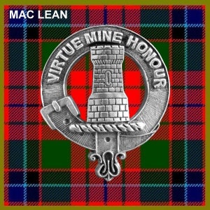 Może przedstawiać: Srebrny emblemat z wieżą otoczoną napisem "VIRTUE MINE HONOUR". Emblemat umieszczony na czerwono-zielono-niebiesko-czarnym wzorze w kratę. Tekst "MAC LEAN" znajduje się w lewym górnym rogu.