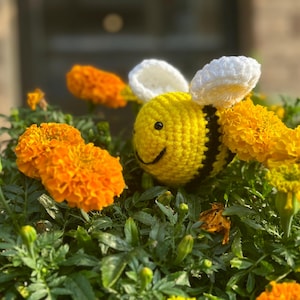 Crochet cute yellow bumble bee plush,cute qamigurumi, stuffed toy, stuffed animal, birthday gift, gift for kids,  bee lovers gift