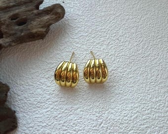Chunky Ribbed Gold Dome Earrings - 18K Gold Plated Stainless Steel - Vintage Statement Studs, Hypoallergenic Jewellery for Women