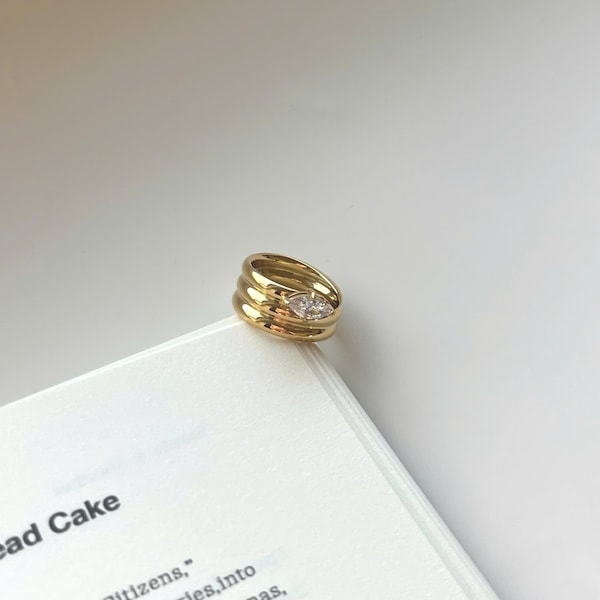 18k Gold Plated Marquise Stone Ring: Waterproof Stacking Jewelry (Sizes 6-8)