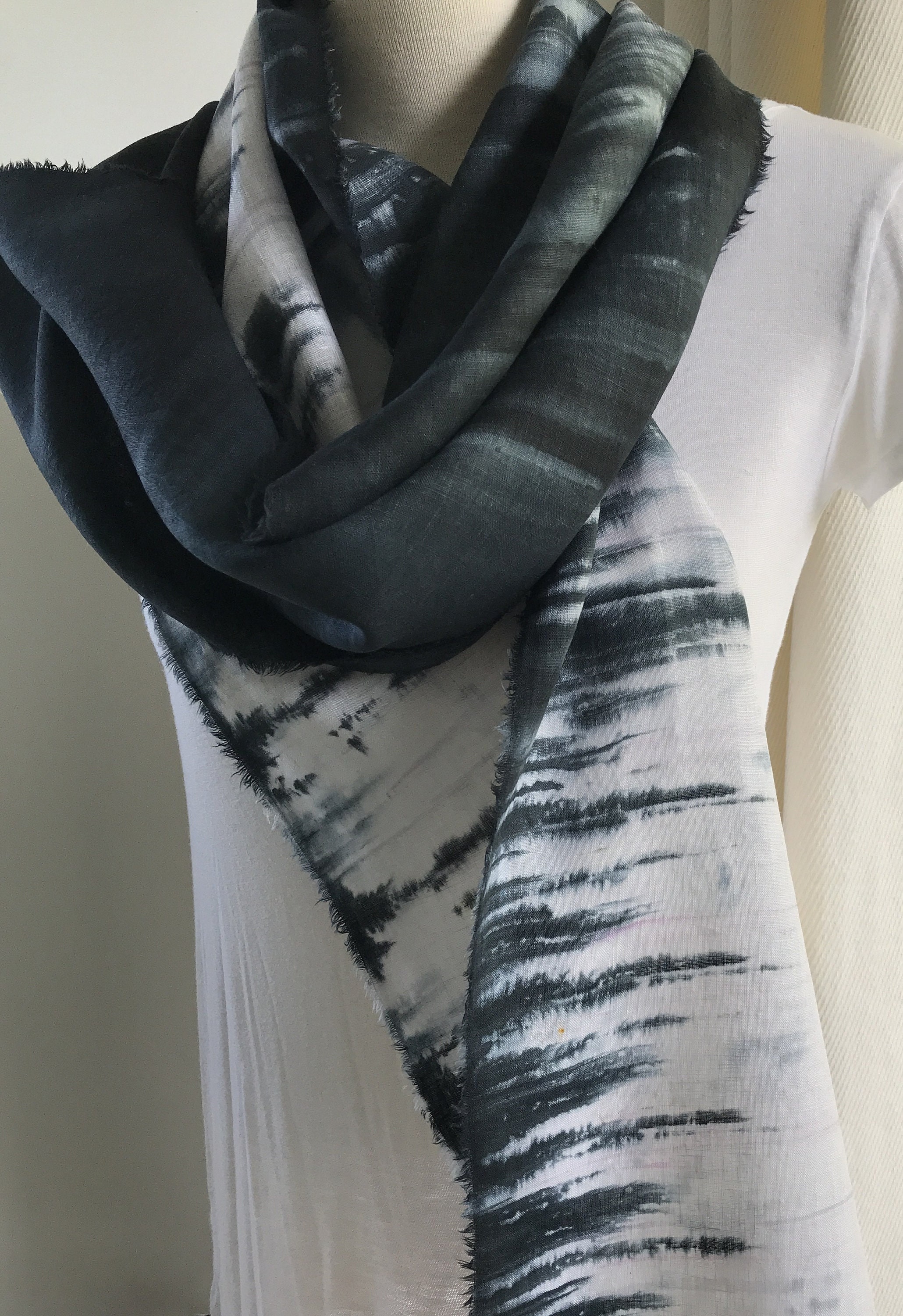 Un foulard homme en soie, original ou personnalisé ! - Fibra Creativa  Textile Studio
