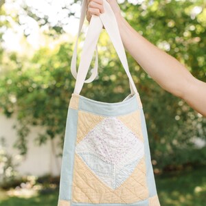 Vintage Quilt Tote Bag: Handmade Crossbody Shoulder Bag