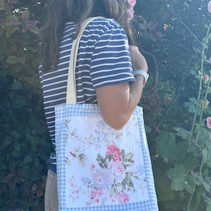 Vintage Quilt Shoulder Bag: Handmade Gingham Tote