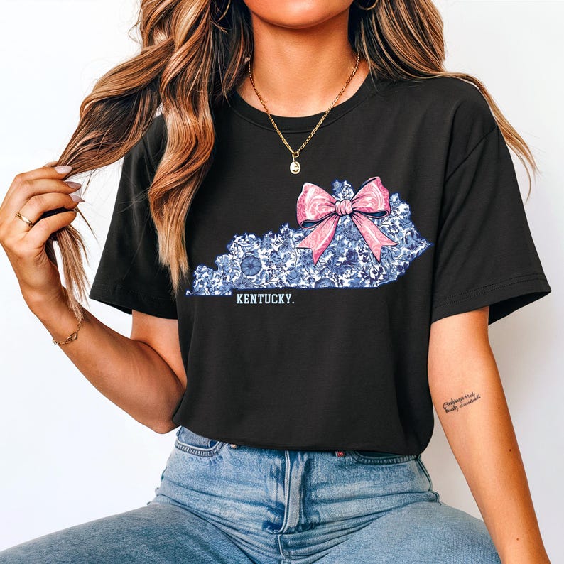 Kentucky state outline with blue and white Chinoiserie floral pattern and pink coquette bow PNG design.