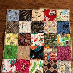 Reversible &quot;I Spy&quot; quilt, Children&#39;s quilt, game and quilt, 25&quot;x25&quot;