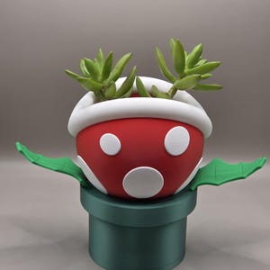 Medium Piranha Plant Pot | Super Mario Inspired Planter, 3D Printed Video Game Decor, Geeky Home & Desk Organizer