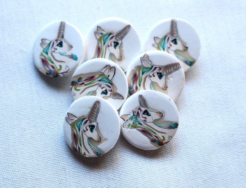 34 inch No Unicorn Buttons 446