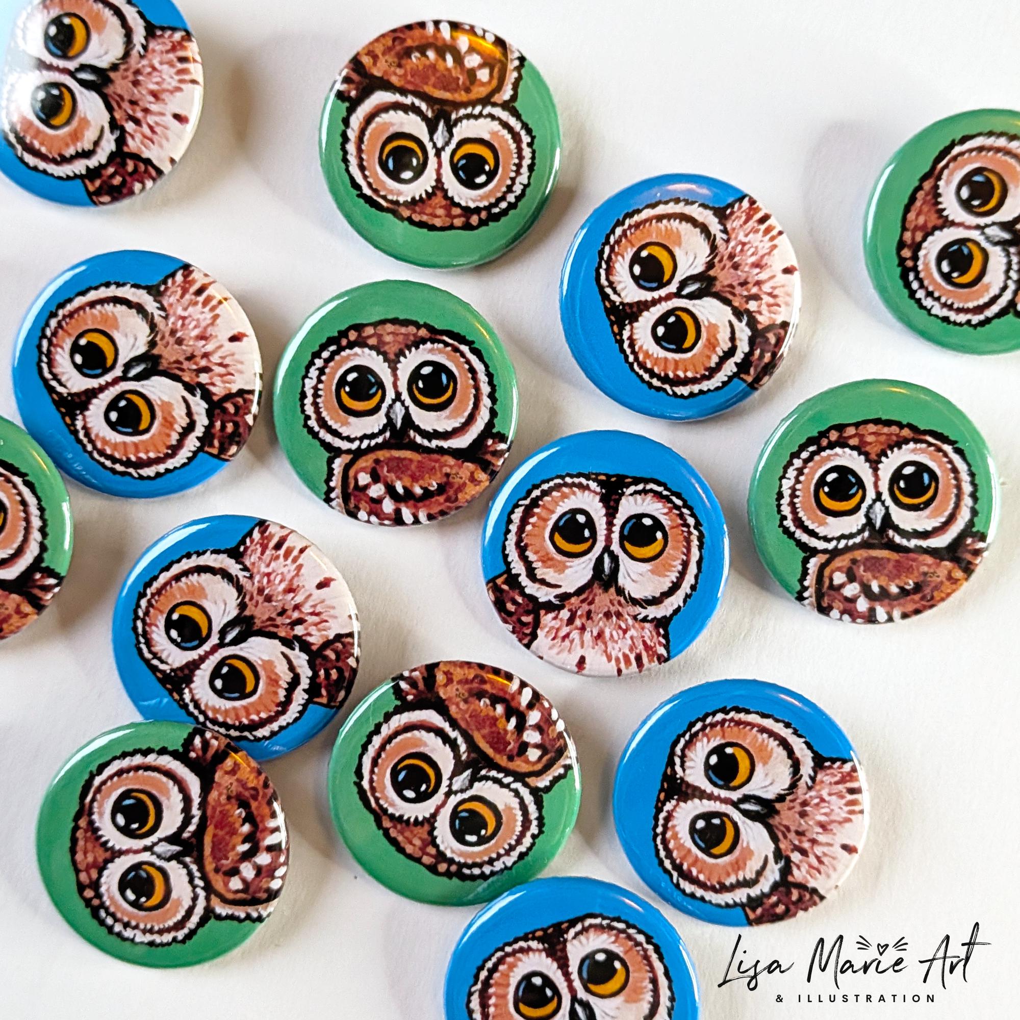 Tawny Owl Badges &ndash; 1 Inch (25mm) Round Pin, 2 Designs &ndash; Metal Back