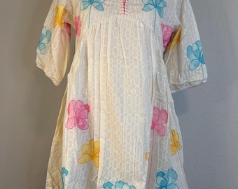 White Cotton Embroidered Floral Tunic: Boho Beach Dress - Floral Theme