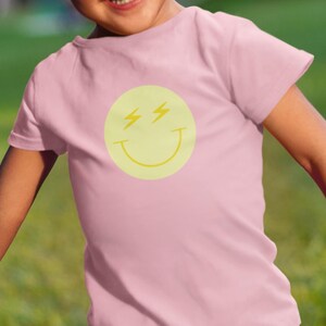 Das gelbe Emoji T-Shirt für Jugend und Gen Alpha Unisex T-Shirt, Geschenk für Mädchen, süßes T-Shirt