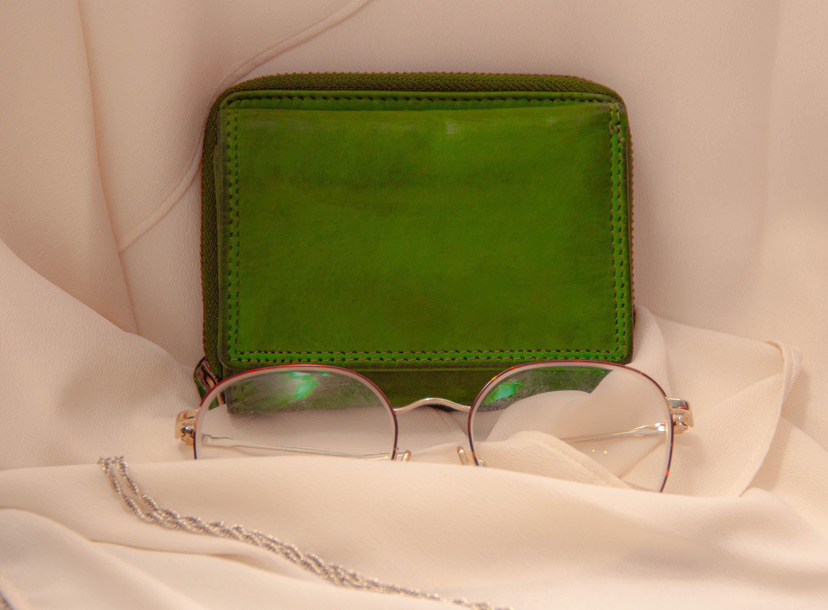 Handmade Italian Leather Zip Wallet – Compact Green Artisan Wallet