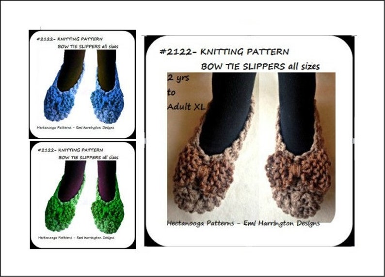 Op de afbeelding: Afbeelding van een breipatroon voor strik-slippers, maten van 2 jaar tot volwassen XL. De afbeelding toont voorbeelden van de slippers in blauw, groen en bruin. De tekst op de afbeelding luidt: "#2122 - Breipatroon Strik Slippers alle maten."