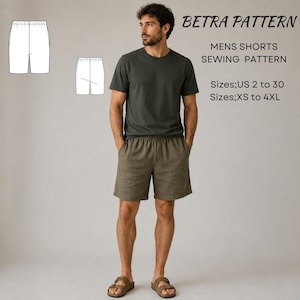 Op de afbeelding: Een naaipatroon voor shorts getiteld BETRA PATTERN MENS SHORTS SEWING PATTERN Sizes;US 2 to 30 Sizes;XS to 4XL. De afbeelding toont een donker olijfgroen t-shirt en bijpassende olijfgroene shorts met een elastische tailleband en sandalen.