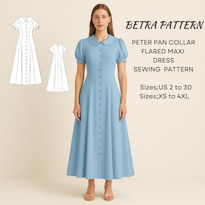 Könnte beinhalten: Hellblaues Maxikleid mit Peter Pan-Kragen und ausgestelltem Rock. Das Kleid hat kurze Puffärmel und eine Knopfleiste vorne. Das Bild enthält auch ein Schnittmuster mit dem Text "BETRA PATTERN" und "Größen; US 2 bis 30 Größen;XS bis 4XL".