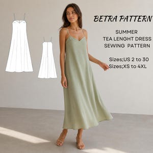 Op de afbeelding: Een vrouw draagt een lichtgroene thee-lengte jurk met dunne bandjes. De jurk heeft een V-hals en een zwierige rok. De afbeelding bevat ook een lijntekening van de jurk en de tekst "BETRA PATTERN SUMMER TEA LENGHT DRESS SEWING PATTERN" en maat informatie.