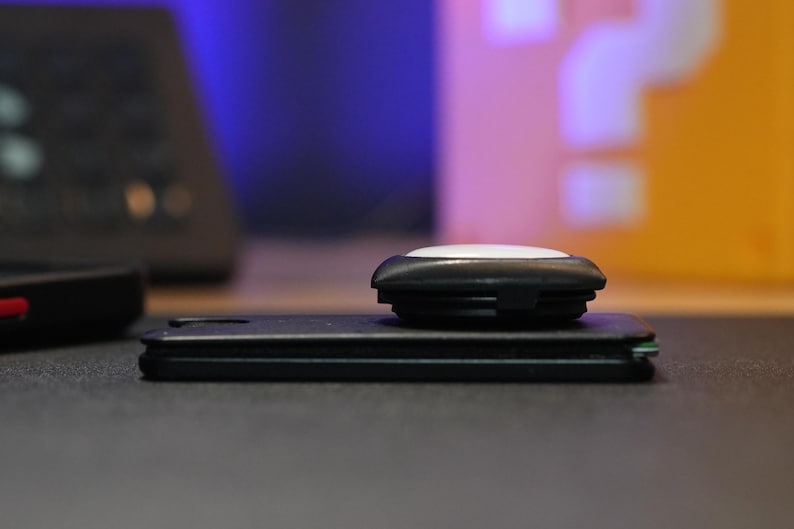 Airtag for PopSocket, perfect for any e-reader or kindle, keep track of your handheld devices!