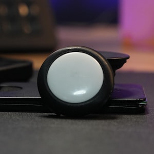 Airtag for PopSocket, perfect for any e-reader or kindle, keep track of your handheld devices!
