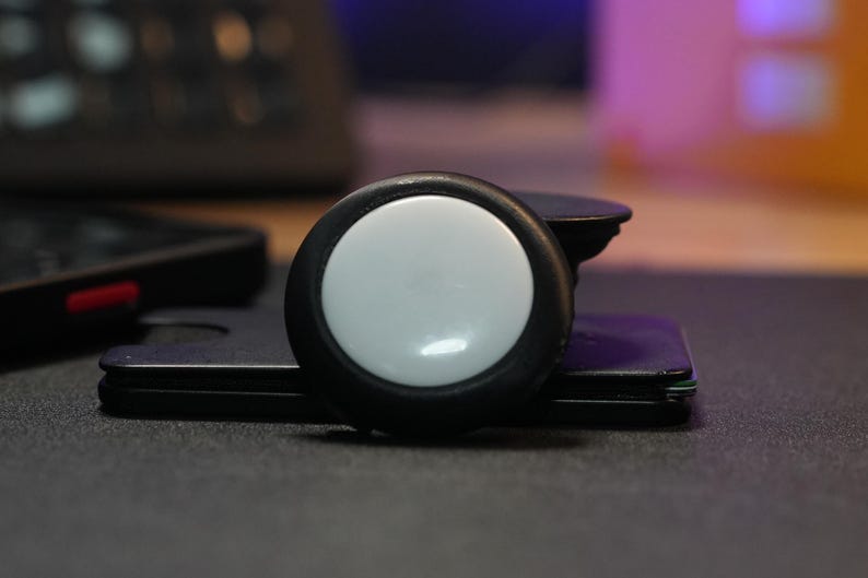 Airtag for PopSocket, perfect for any e-reader or kindle, keep track of your handheld devices!
