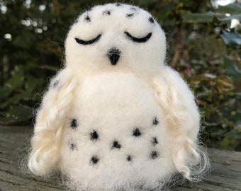 Sleepy Snowy Owl Needle Felting Kit