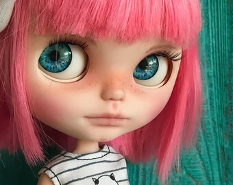 Custom Blythe Doll by Petite Apple with OOAK outfit - hot pink hair