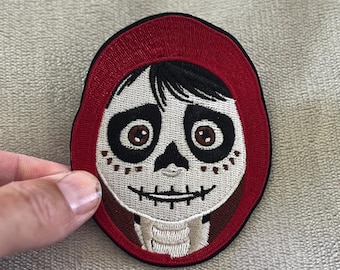 Miguel Coco Patch | 3,5 x 2,75 polegadas bordado com ferro | Disney Dia de los Muertos