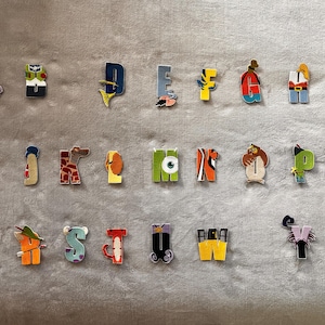 Disney inspirierter Alphabet Aufnäher #3 | A-Z Buchstaben | Gesticktes Bügelbild | Jeder Buchstabe eine Disneyfigur | 14 - 8 cm