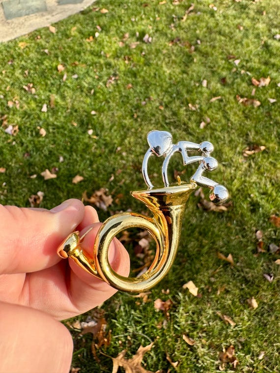 Gold & Silver Tone French Horn Brooch Pin: Musical Notes
