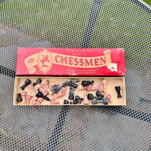 Vintage 1945 Tournament Plastic Chessmen - Staunton Pattern Chessmen by E.S. Lowe Co in Original Case - 32 Piece Full Set