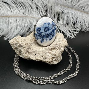 Vintage Cottagecore Flower Locket Necklace, Enamel Silver Tone, 24” Chain