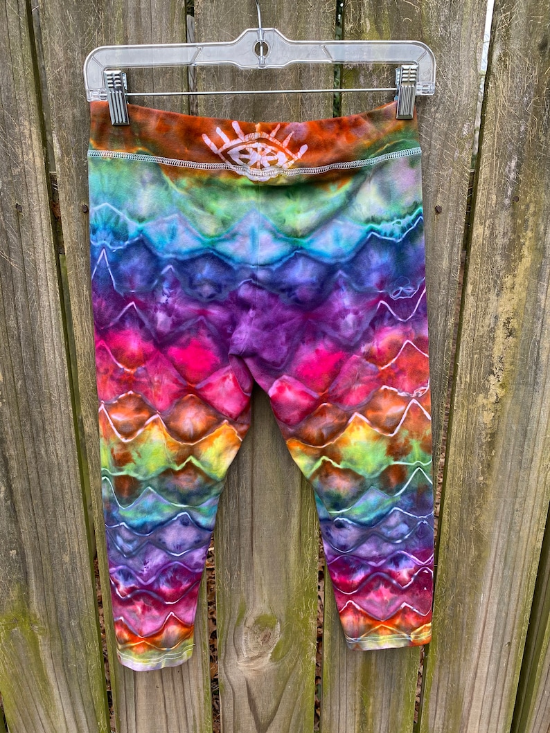 Size Large Women/'s ice dyed crop length leggings
