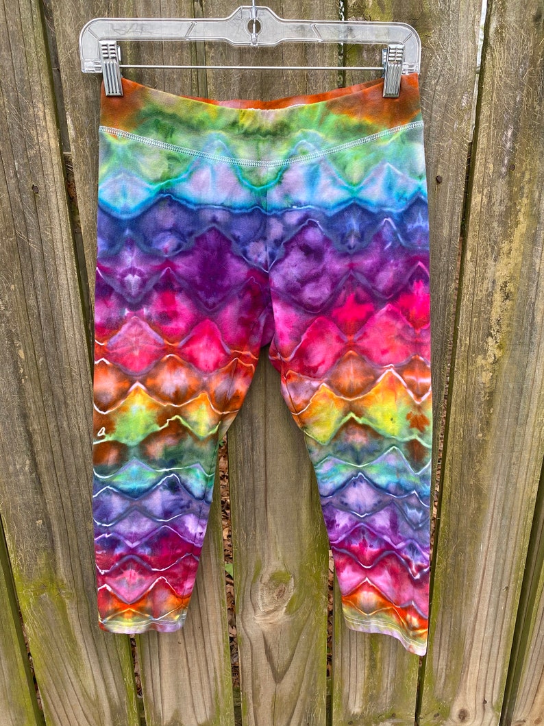 Size Large Women/'s ice dyed crop length leggings