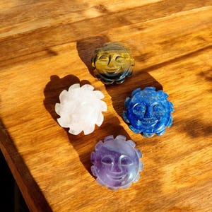 Crystal Sun Cute Crystal Carving Tiger Eye, Rose Quartz, Lapis Lazuli, Amethyst gemstone For Home Office Deco spiritual healing properties