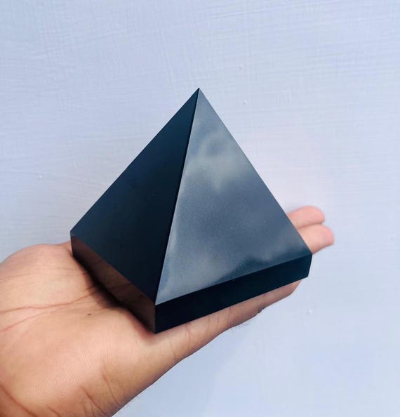 Large Black Tourmaline Pyramid Hand Carved Crystal Home Office Decorative Crystal Pyramid Purifiation Crystal Gemstone Pyramid 65-75MM