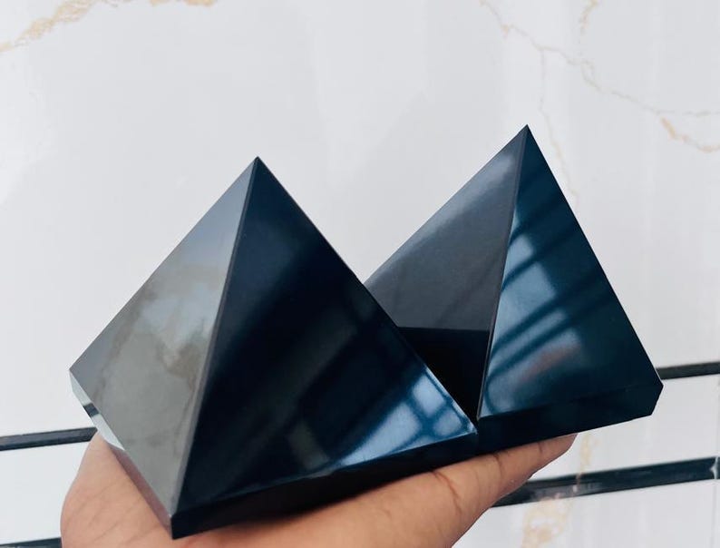 Large Black Tourmaline Pyramid Hand Carved Crystal Home Office Decorative Crystal Pyramid Purification Crystal Gemstone Agate Pyramid 65-75MM