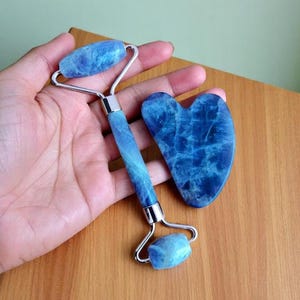 Natural Amethyst Massage Roller Gua Sha Set Amethyst Purple Face Roller Hand Carved Crystal Massager Roller