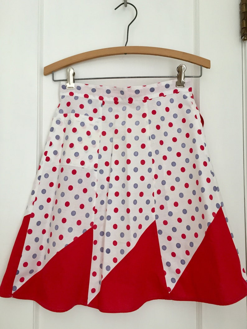 White and Blue-Gray Apron 1950s Red 1950s Half Apron with Pocket Vintage Polka Dots and Pinwheels Apron with Dots in Red and Blue-Gray